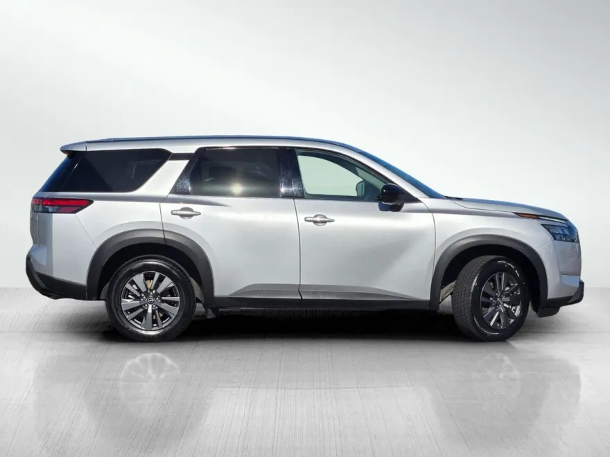 2023 Nissan Pathfinder S photo 1