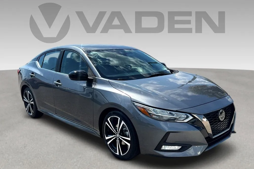 2022 Nissan Sentra SR photo 1