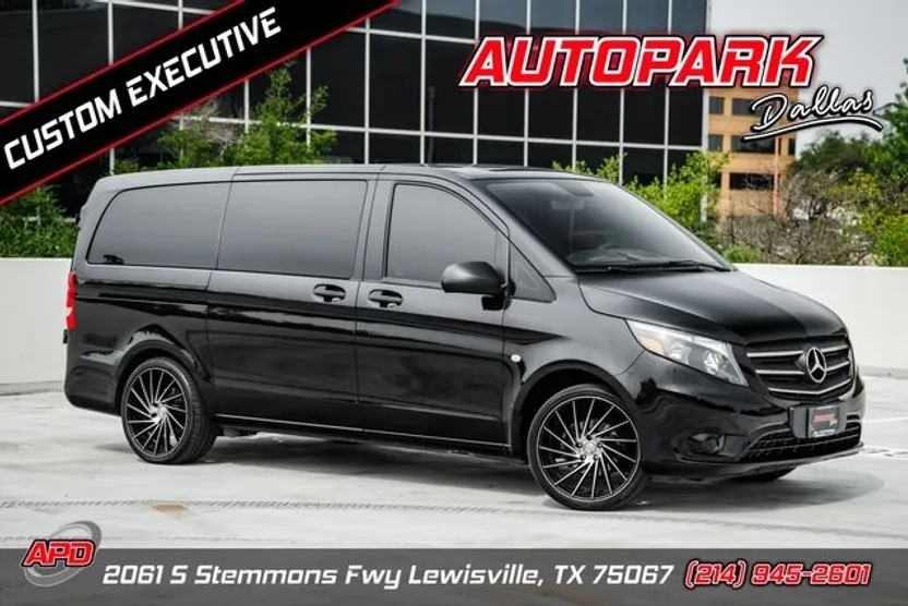 2018 Mercedes Benz Metris Passenger photo 1
