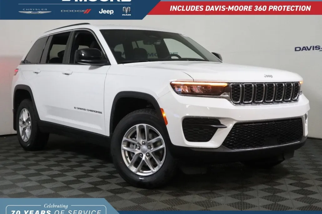 2025 Jeep Grand Cherokee Laredo X photo 1