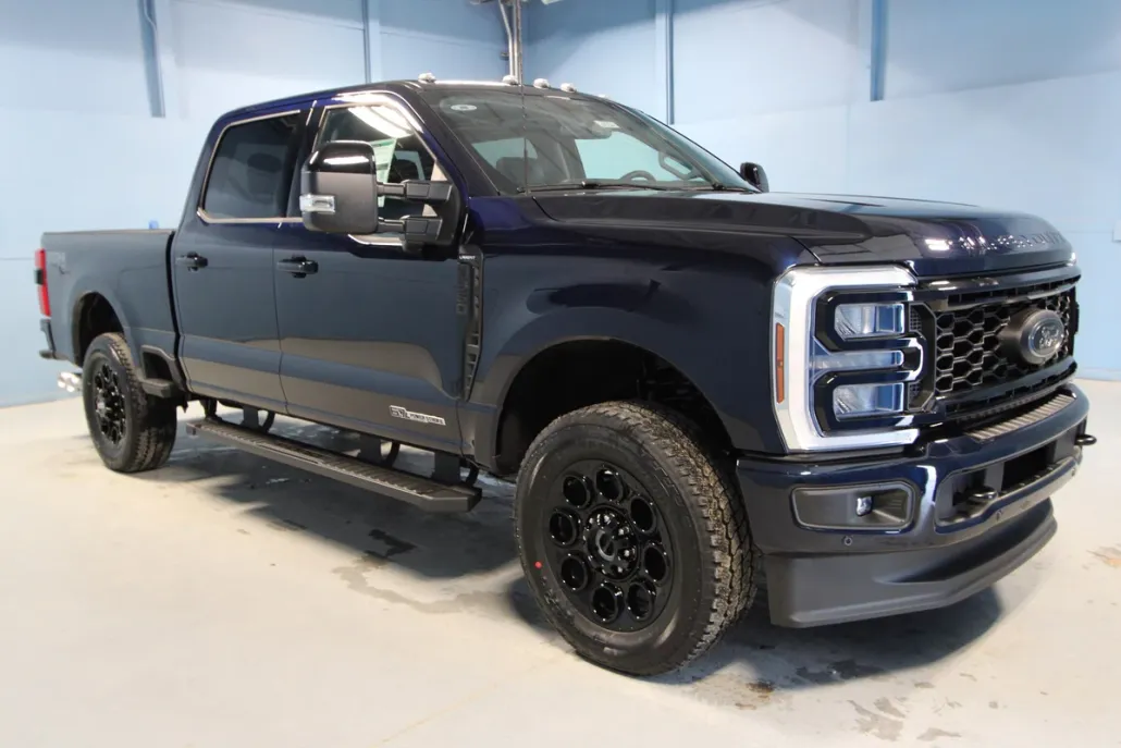2025 Ford F-350 Lariat photo 1