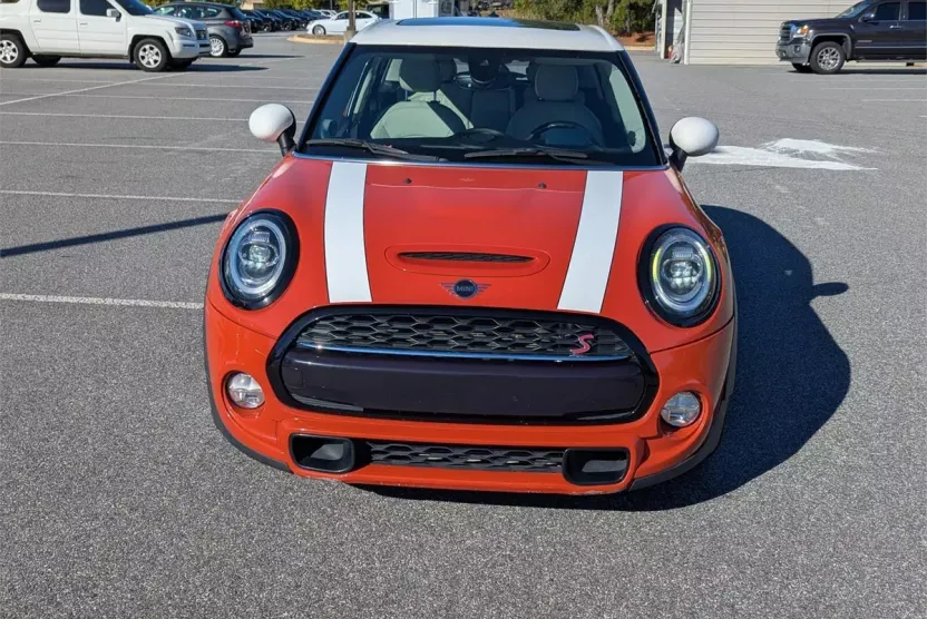 2019 Mini Cooper 4 Door Hardtop S photo 1