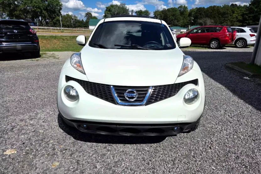 2011 Nissan Juke S photo 1