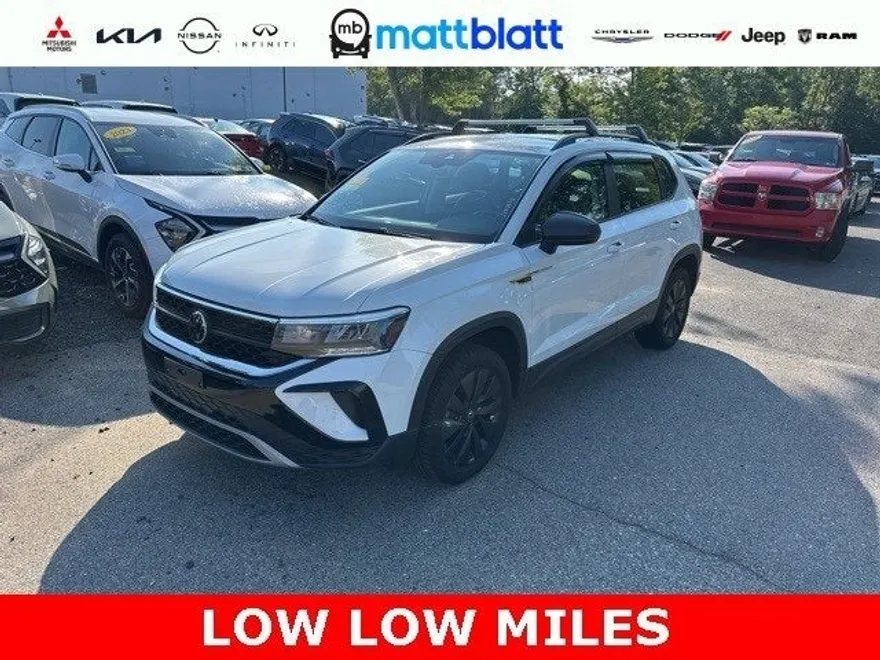 2022 Volkswagen Taos S photo 1