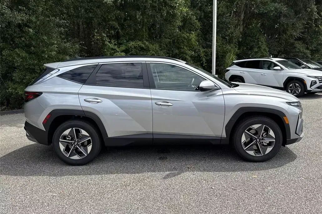 2026 Hyundai Tucson SEL photo 1