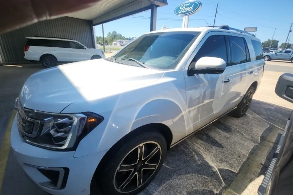 2021 Ford Expedition Limited photo 1