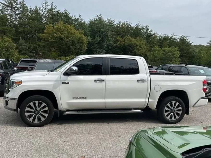 2018 Toyota Tundra SR5 photo 1
