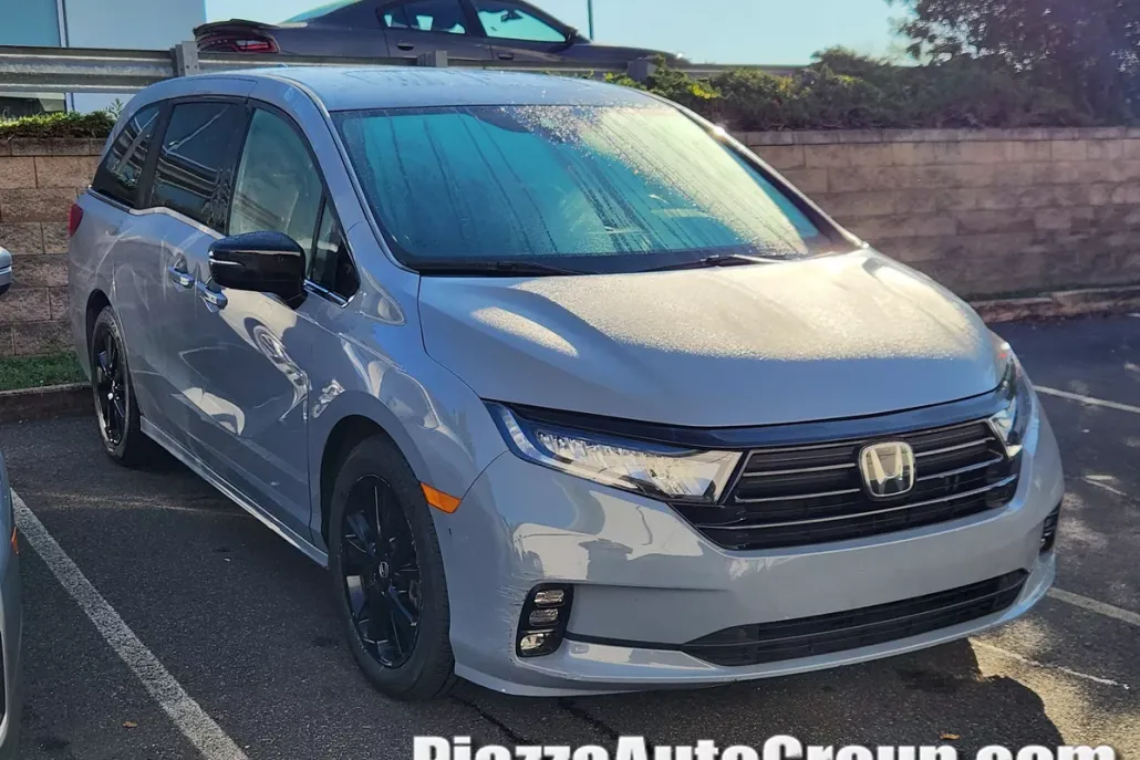 2023 Honda Odyssey Sport photo 1