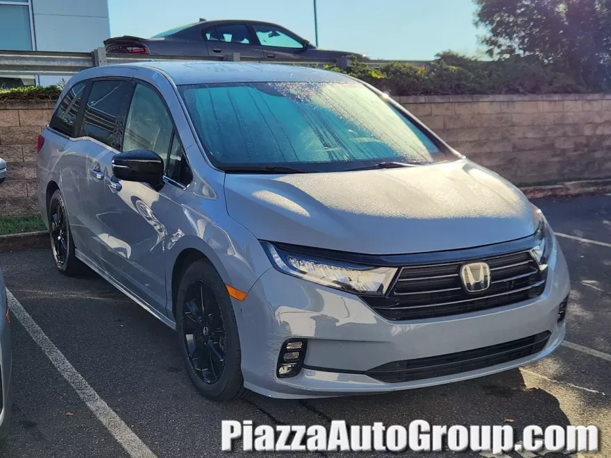 2023 Honda Odyssey Sport photo 1