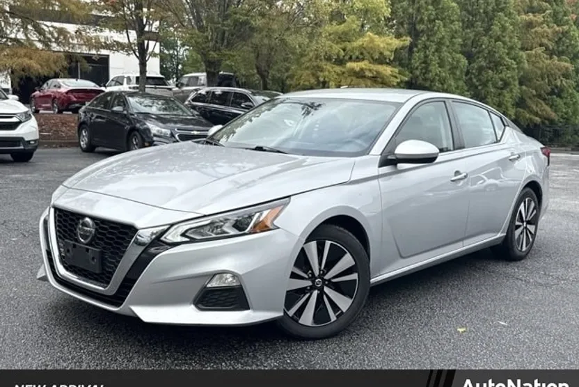 2022 Nissan Altima 2.5 SV photo 1