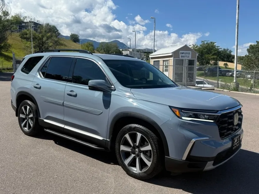 2024 Honda Pilot Touring photo 1
