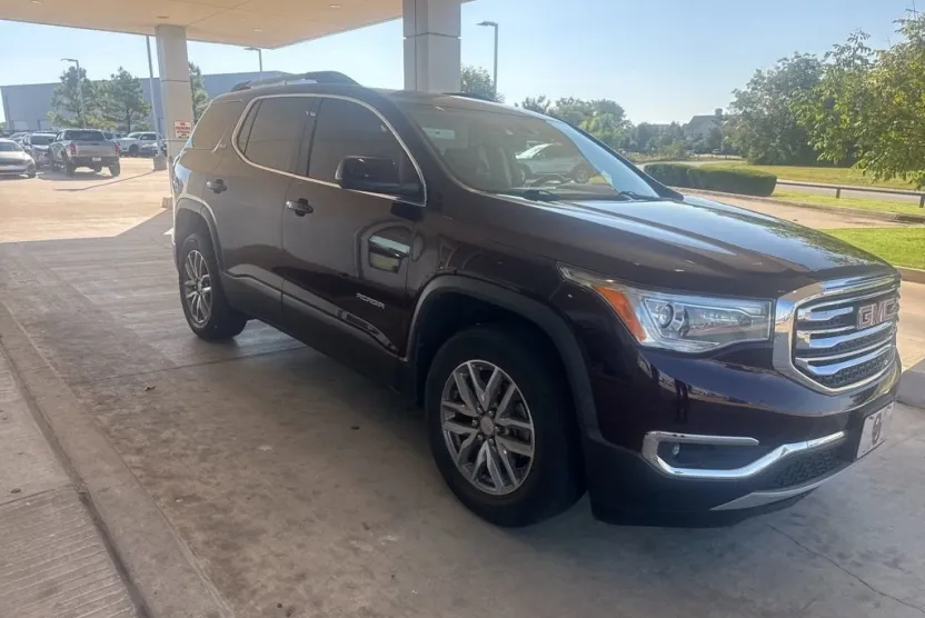 2017 Gmc Acadia SLE photo 1