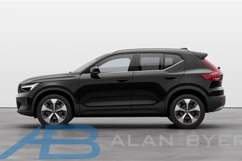 2025 Volvo XC40 Core photo 1