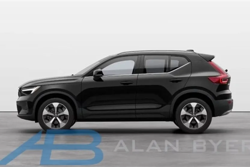 2025 Volvo XC40 Core photo 1
