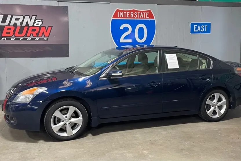 2008 Nissan Altima 3.5 SE photo 1