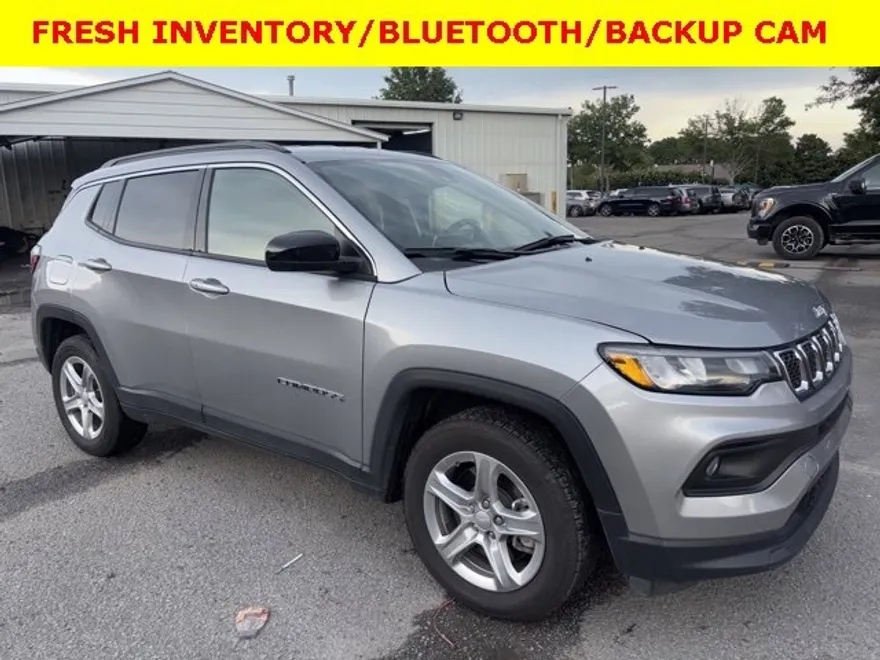 2024 Jeep Compass Latitude photo 1