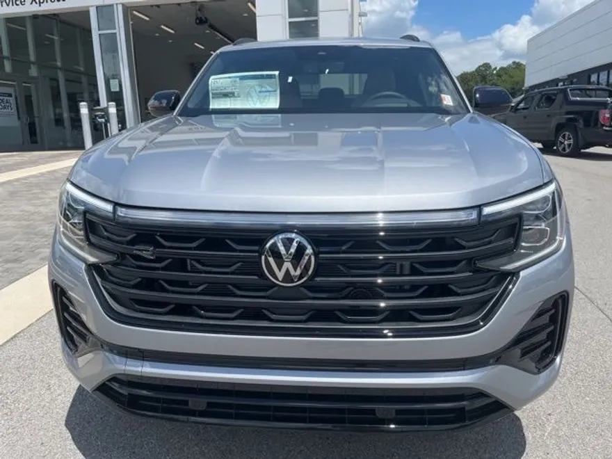 2025 Volkswagen Atlas Cross Sport SEL R-Line photo 1