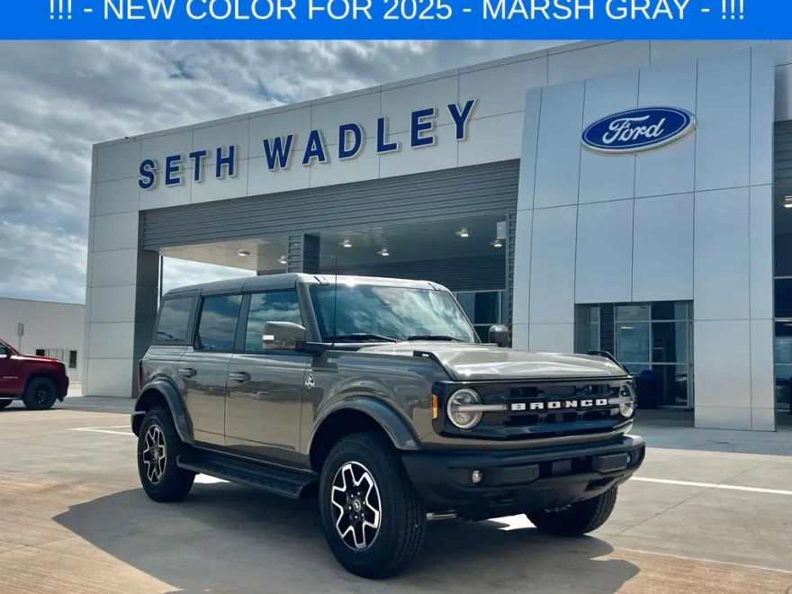 2025 Ford Bronco Outer Banks photo 1