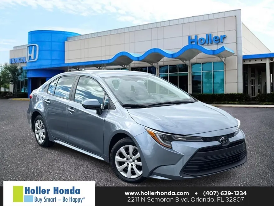2024 Toyota Corolla LE photo 1