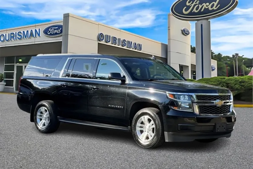 2019 Chevrolet Suburban LT photo 1
