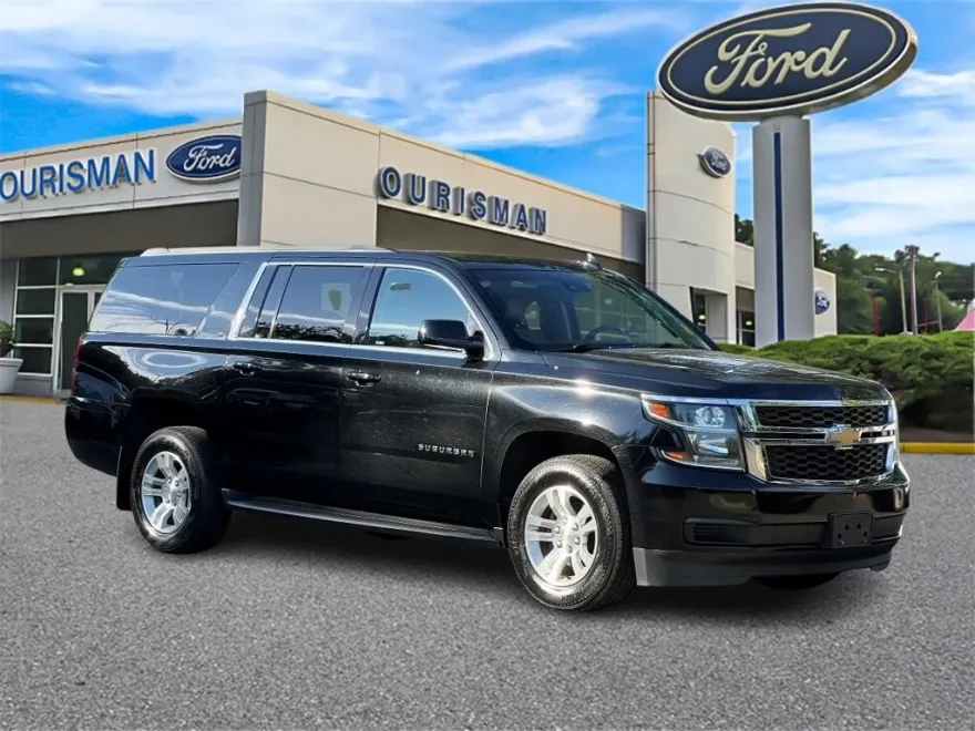 2019 Chevrolet Suburban LT photo 1