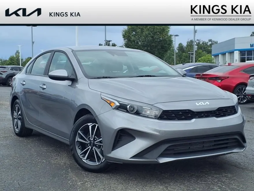 2024 Kia Forte LXS photo 1
