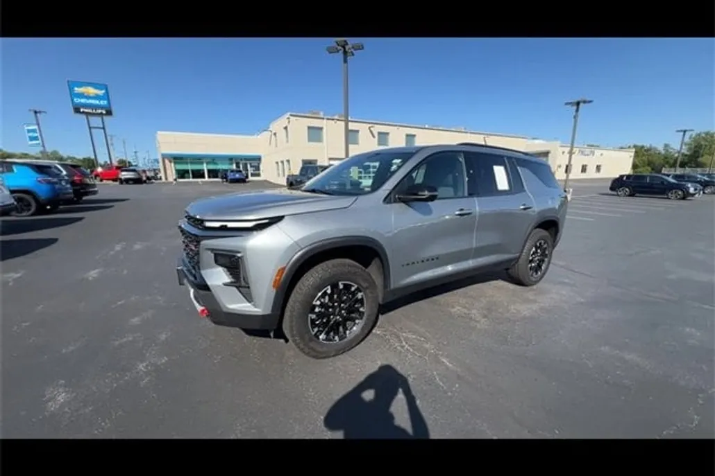 2024 Chevrolet Traverse Z71 photo 1