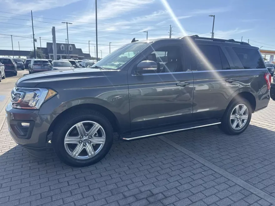 2020 Ford Expedition XLT photo 1