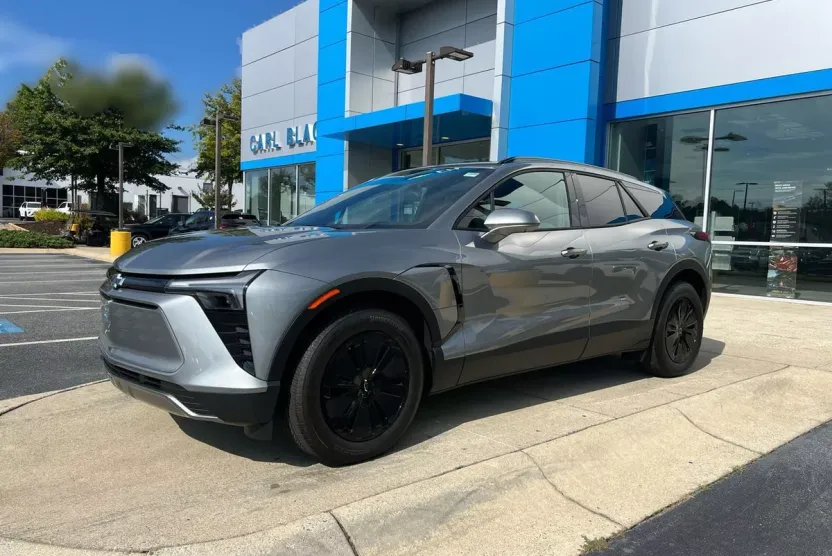 2026 Chevrolet Blazer EV photo 1