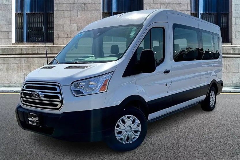 2019 Ford Transit Passenger XLT photo 1