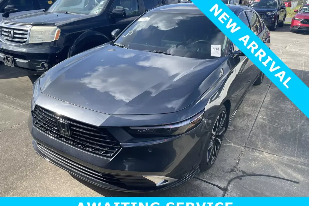 2023 Honda Accord Hybrid Touring photo 1