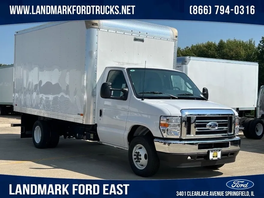 2025 Ford E-450 photo 1
