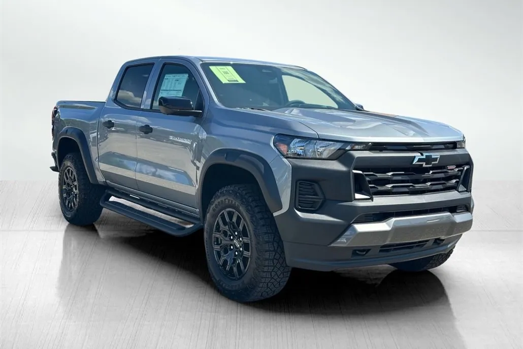 2026 Chevrolet Colorado Trail Boss photo 1