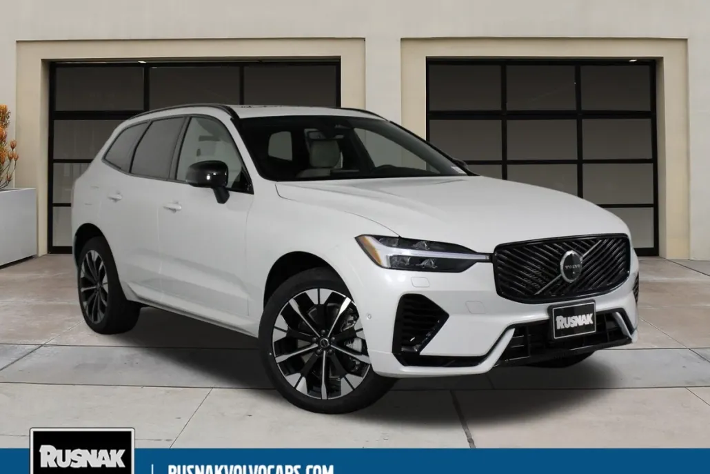 2026 Volvo XC60 Hybrid T8 Plus photo 1