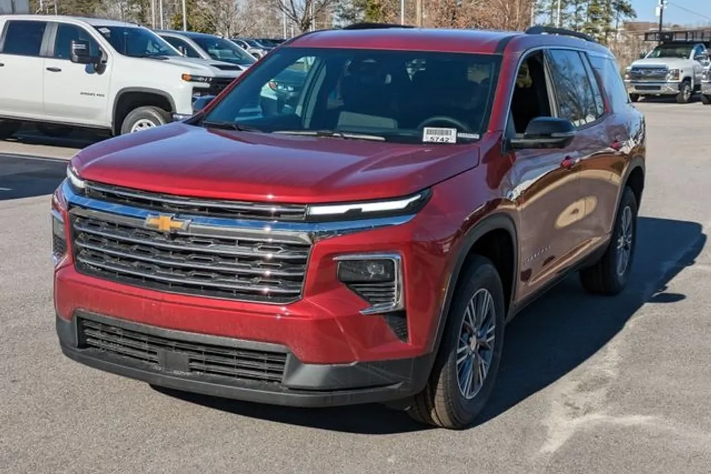 2025 Chevrolet Traverse photo 1