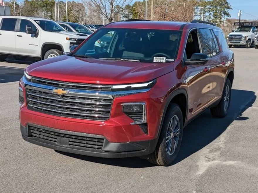 2025 Chevrolet Traverse photo 1