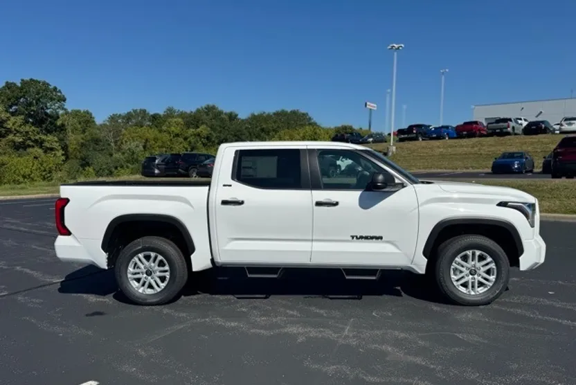 2026 Toyota Tundra SR5 CrewMax photo 1