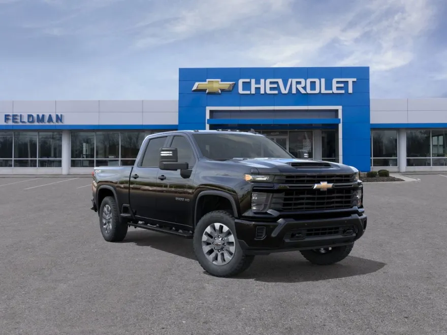 2025 Chevrolet Silverado 2500HD Custom photo 1