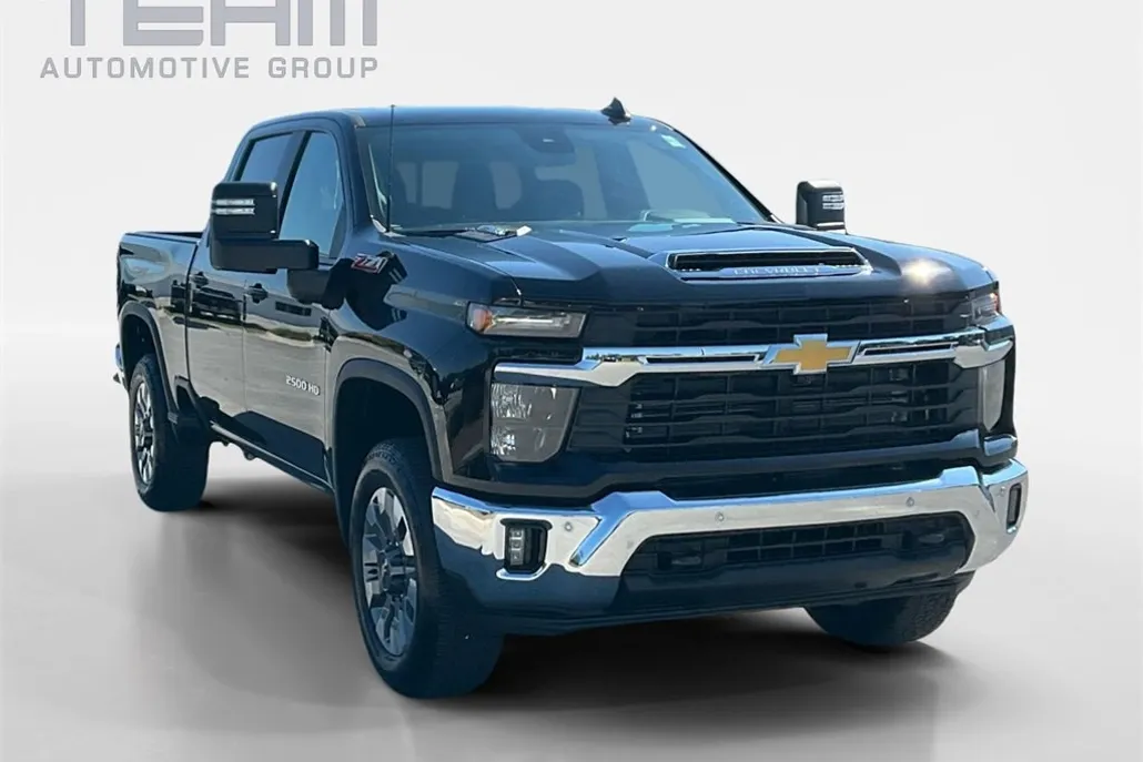 2025 Chevrolet Silverado 2500HD LT photo 1