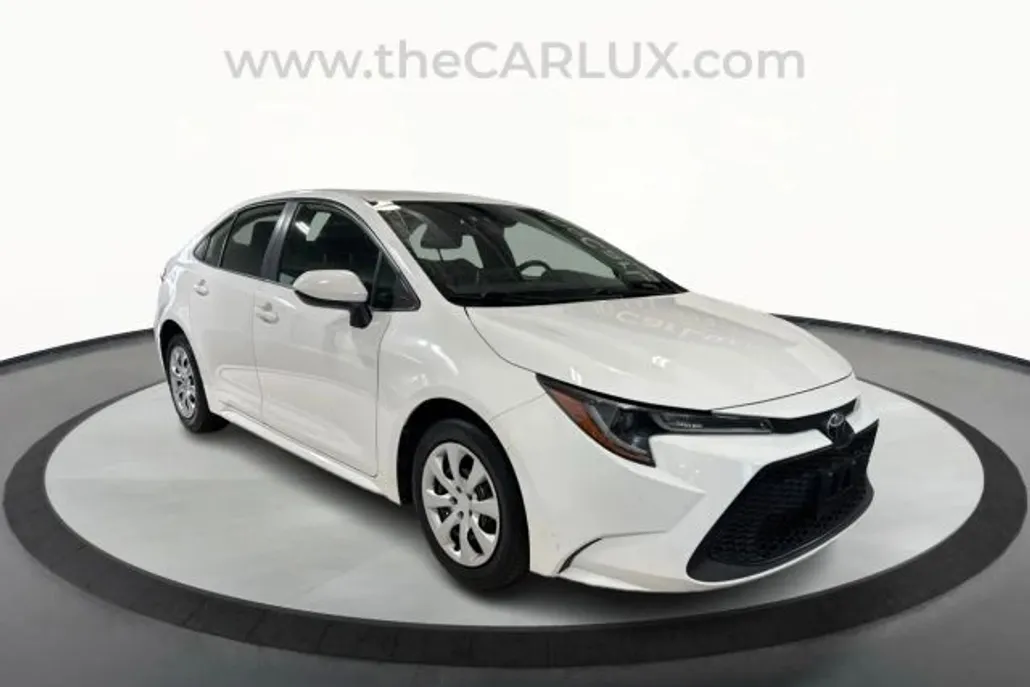 2020 Toyota Corolla LE photo 1