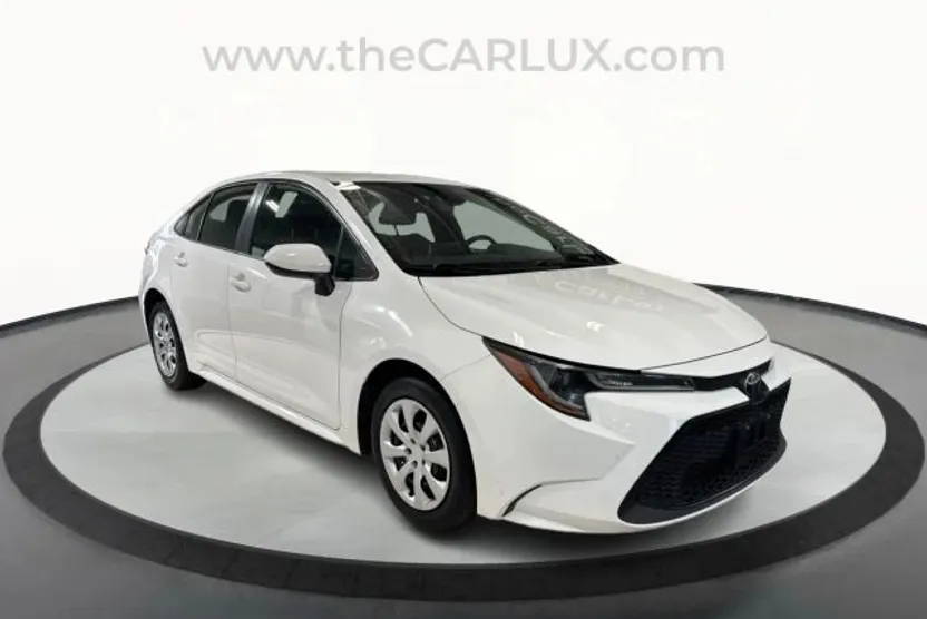 2020 Toyota Corolla LE photo 1