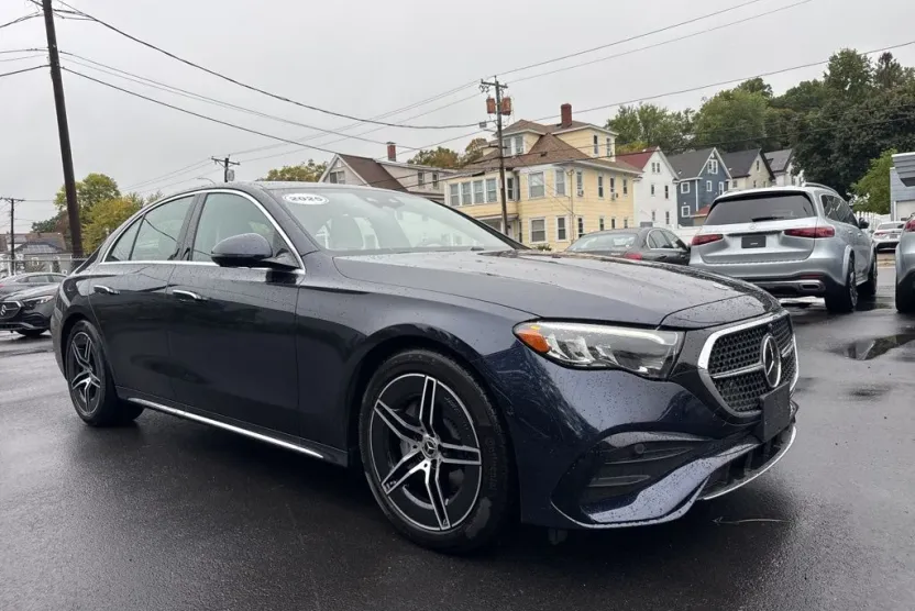 2025 Mercedes Benz E 350 4MATIC photo 1