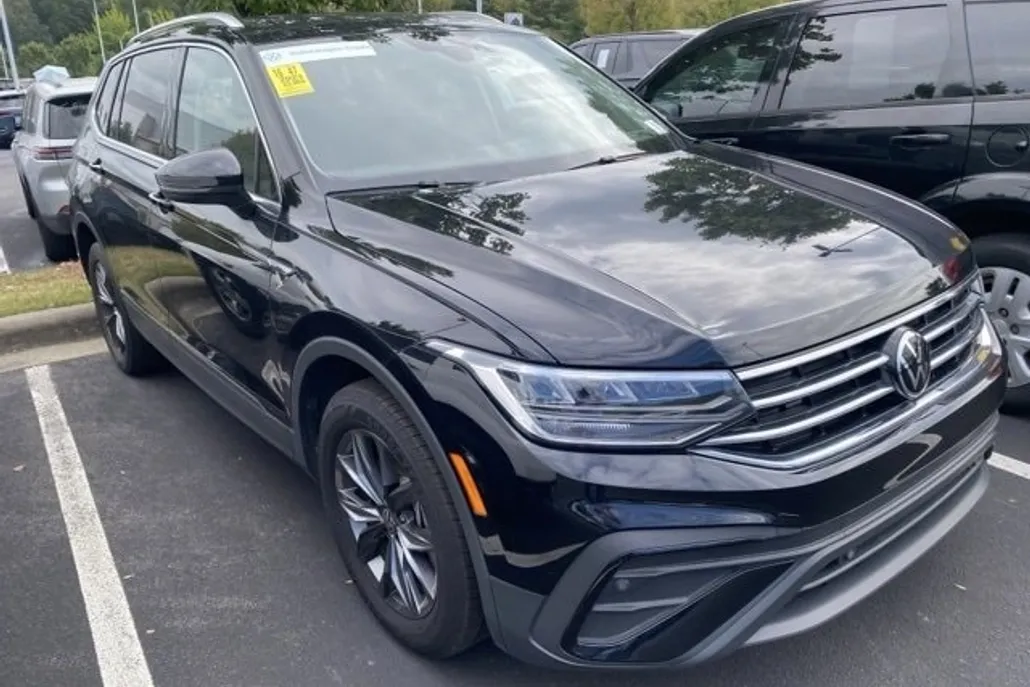 2024 Volkswagen Tiguan SE Wolfsburg Edition photo 1