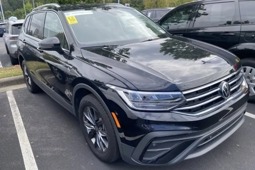 2024 Volkswagen Tiguan SE Wolfsburg Edition photo 1