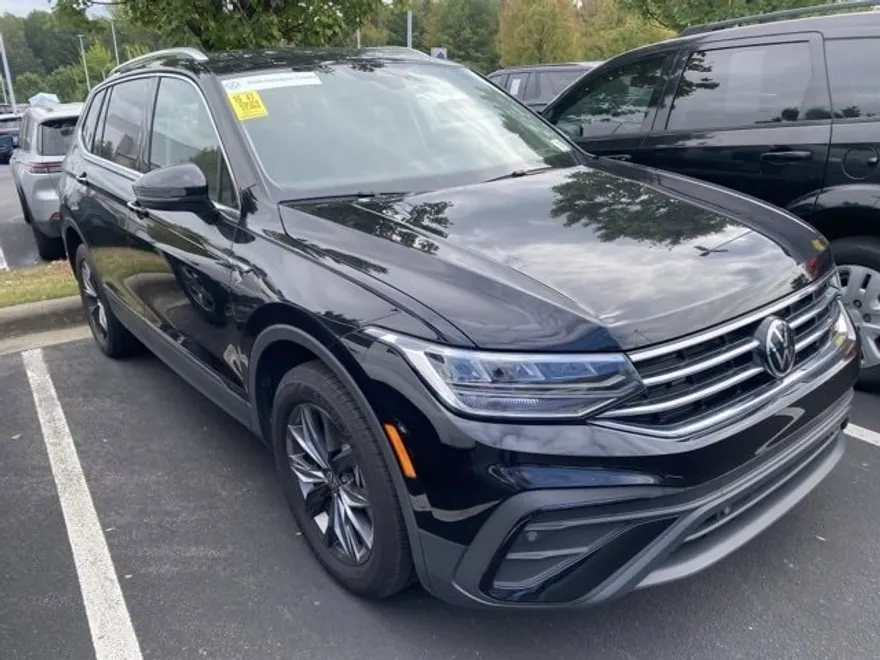 2024 Volkswagen Tiguan SE Wolfsburg Edition photo 1