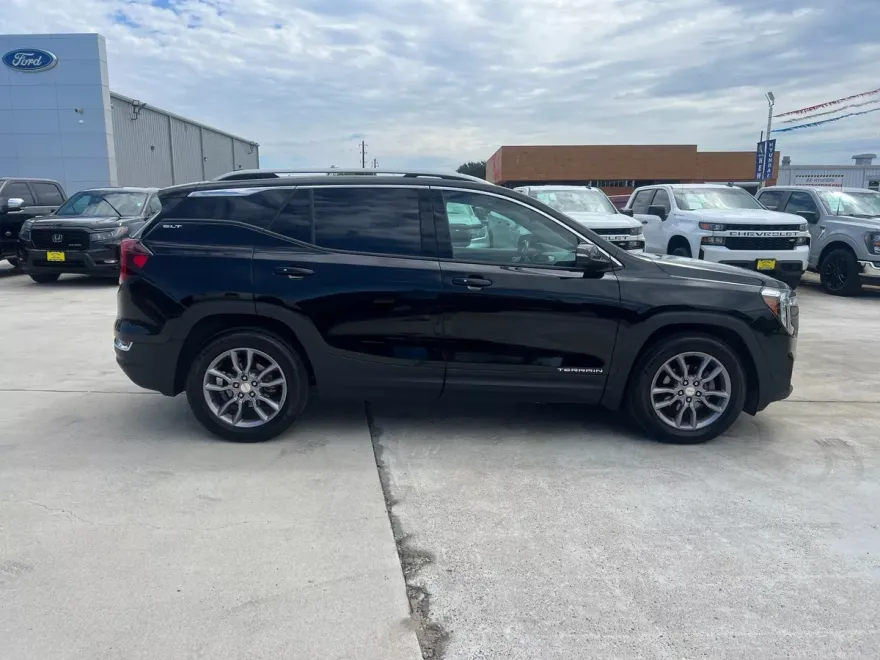2022 Gmc Terrain SLT photo 1