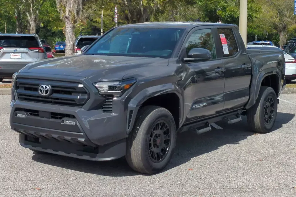2025 Toyota Tacoma SR5 Double Cab photo 1