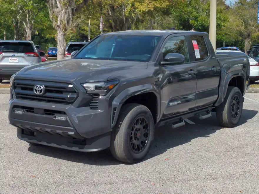 2025 Toyota Tacoma SR5 Double Cab photo 1