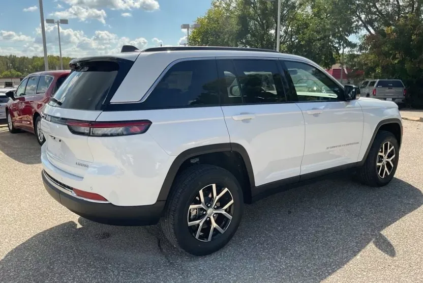 2025 Jeep Grand Cherokee Limited photo 1