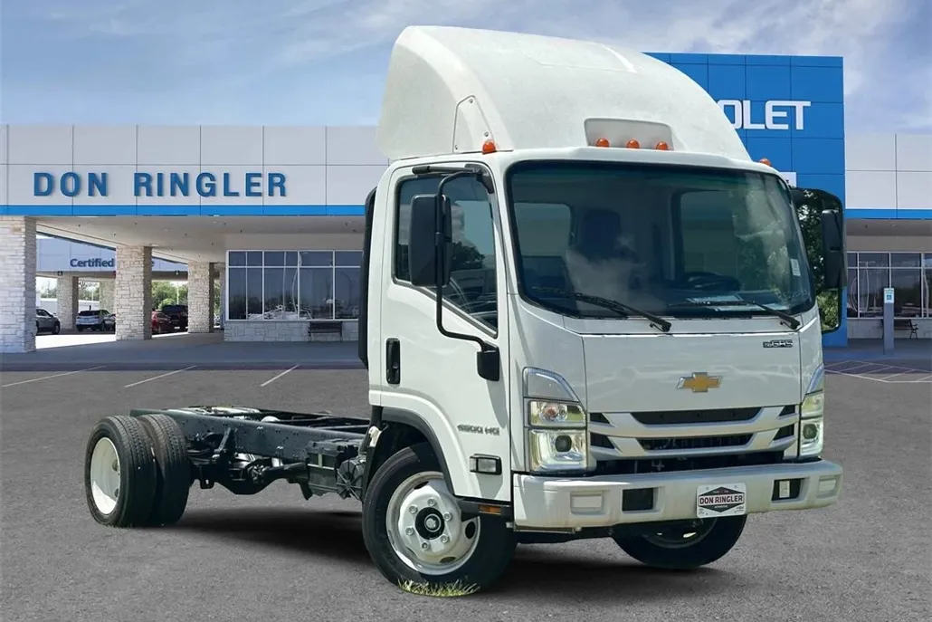 2024 Chevrolet Silverado 4500HD photo 1